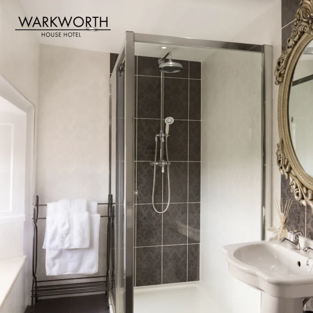 Gleamingly clean bathrooms, complete with fluffy towels. One of the many little things to love about going on a trip - plus you don't have to clean it! 😃⁠
◻️⁠
✨ Make your booking today via the website link in bio! ✨⁠
◻️⁠
FOLLOW 📲 @hotelwarkworthhouse ⁠
WEBSITE 💻warkworthhousehotel.co.uk⁠
◻️⁠
#warkworthhouse #warkworthhousehotel #hotelwarkworthhouse #warkworthhotel #hotel #hotels #hotellife #ukhotels #britishhotels #hotelbreak #northumberland_uk #visitnorthumberland ⁠
#bathroom #bathroomdecor #bathroomdesign #bathroominspo #bathroomsofinstagram #bathroomideas #bathroomgoals #bathroomsinspiration #bathrooms #bathroomstyle